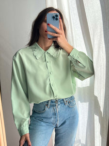 Camicia verde acqua con colletto ricamato