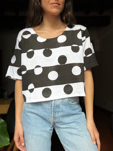 T-shirt crop bianca e nera pois