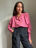 Camicia di seta con mantellina rosa