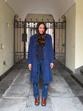 Trench blu scampanato