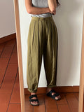 Pantaloni taglio maschile verde oliva